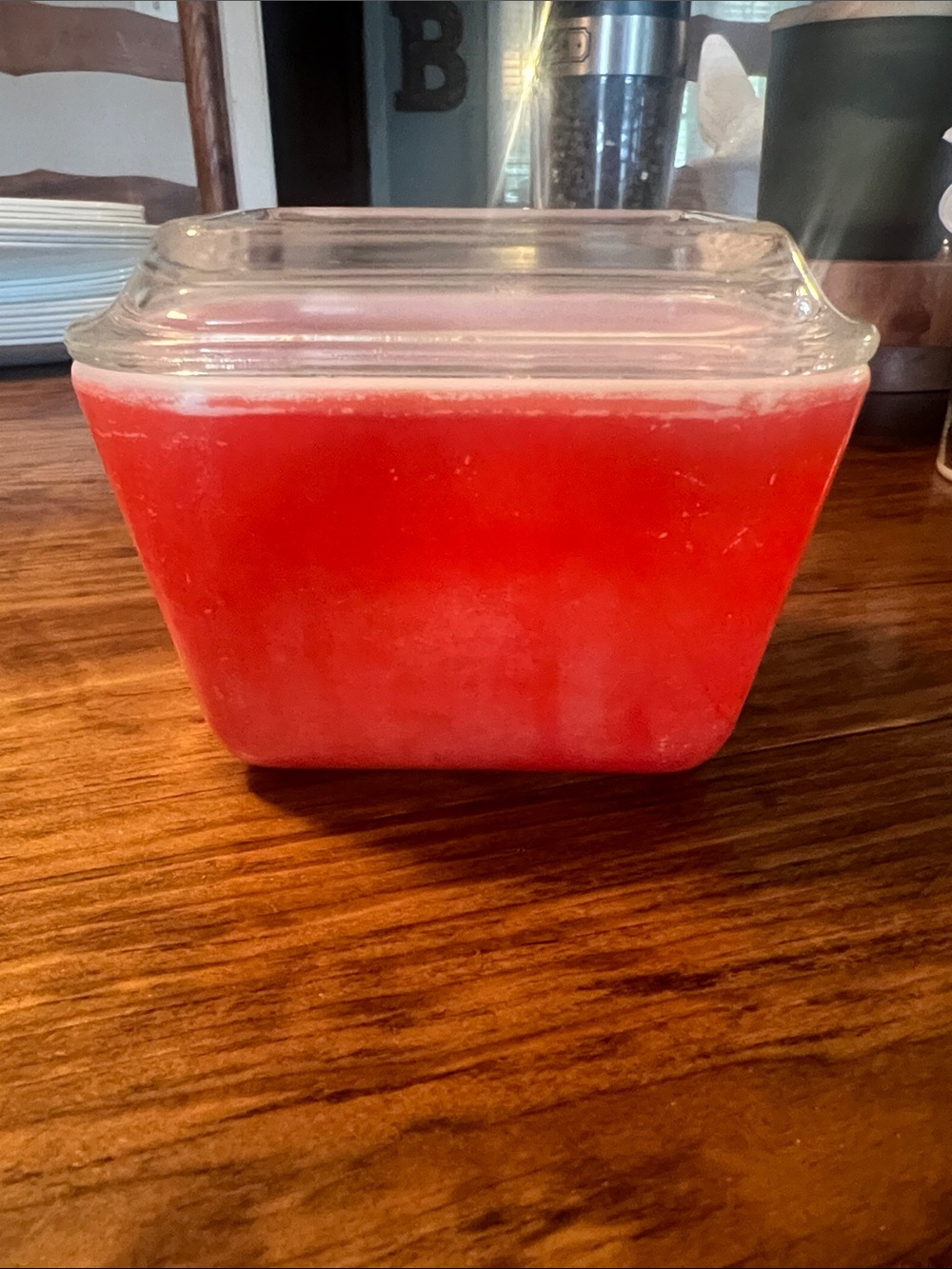 Pyrex red container with top